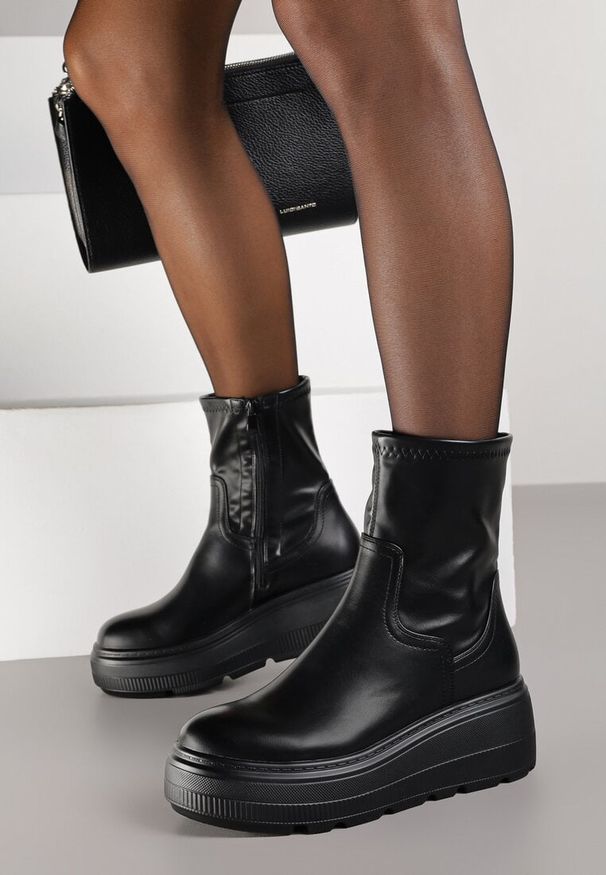 Born2be - Czarne Botki na Platformie w Stylu Grunge Firivine. Okazja: na co dzień. Kolor: czarny. Materiał: skóra. Obcas: na platformie. Styl: casual, elegancki