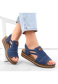 Komfortowe sandały damskie na platformie jeansowe Rieker 62982-12. Materiał: materiał. Obcas: na platformie #1