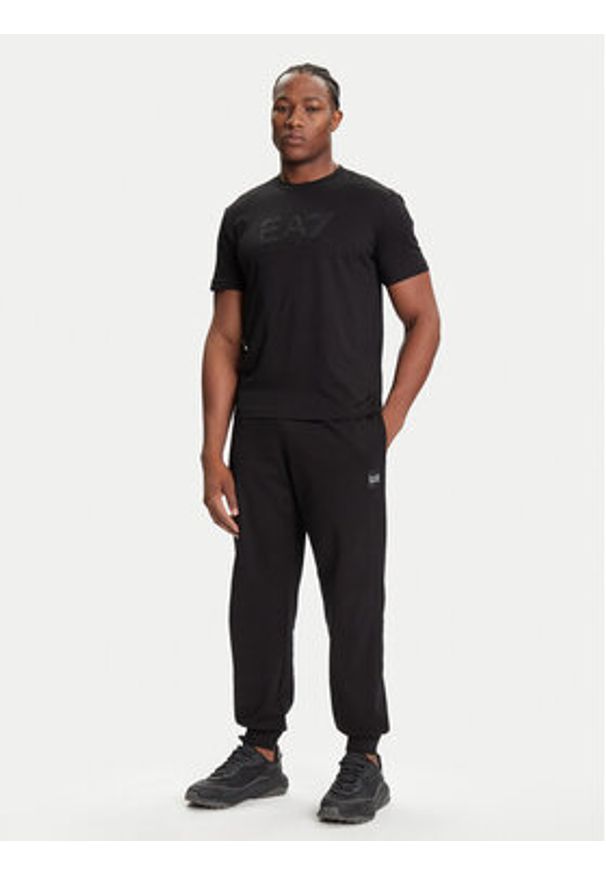EA7 Emporio Armani T-Shirt 7M000898 AF10375 UC001 Czarny Regular Fit. Kolor: czarny. Materiał: bawełna