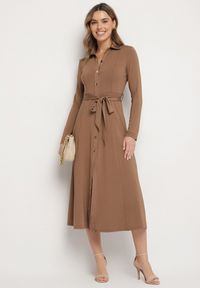 Born2be - Ciemnobeżowa Sukienka Maxi o Koszulowym Fasonie z Wiązaniem mZynlee. Okazja: na co dzień. Kolor: brązowy. Materiał: wiskoza. Typ sukienki: koszulowe. Styl: casual, elegancki, klasyczny. Długość: maxi #7
