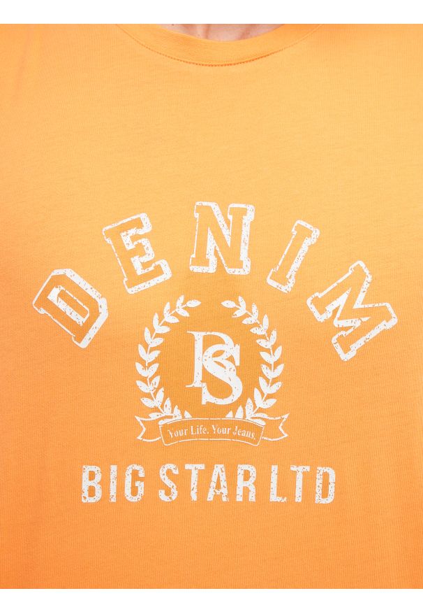 Big-Star - Koszulka męska z nadrukiem pomaraŅczowa Bester 703. Okazja: na co dzień. Kolor: pomarańczowy. Materiał: bawełna, jeans. Wzór: nadruk. Styl: klasyczny, wakacyjny, casual