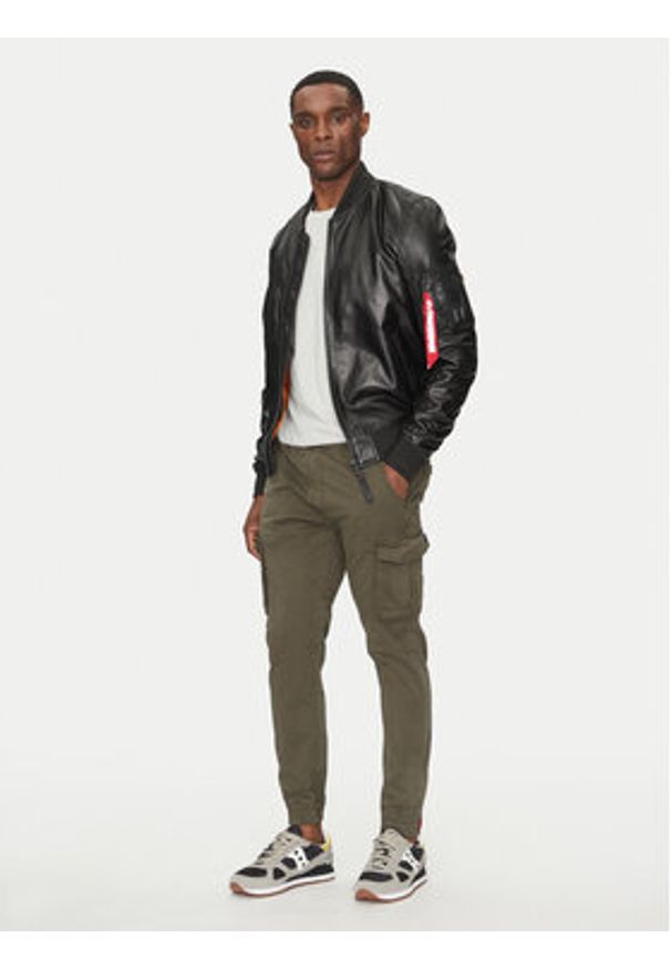 Alpha Industries Joggery Twill 116202 Zielony Regular Fit. Kolor: zielony. Materiał: bawełna