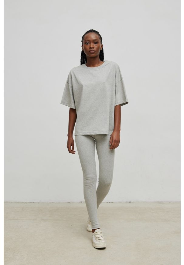 Marsala - Legginsy z cienkiej prążkowanej dzianiny w kolorze GREY - HIPS LIGHT-XS. Okazja: na co dzień. Materiał: dzianina, prążkowany. Styl: sportowy, casual