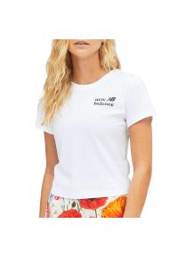 Koszulka New Balance WT21561WT - biała. Kolor: biały. Materiał: bawełna. Wzór: kwiaty, napisy, aplikacja, nadruk. Sezon: lato