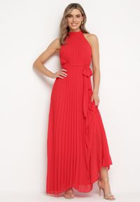 Born2be - Czerwona Plisowana Sukienka Maxi z Gumką w Pasie i Rozkloszowanym Dołem Tehe. Kolor: czerwony. Materiał: materiał, tkanina. Długość: maxi #5