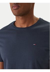 Tommy Jeans T-Shirt DM0DM04411 Granatowy Slim Fit. Kolor: niebieski. Materiał: bawełna #6