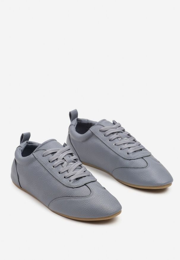 Born2be - Niebieskie Klasyczne Tenisówki z Ekoskóry Verianns. Okazja: na co dzień. Nosek buta: okrągły. Zapięcie: sznurówki. Kolor: niebieski. Materiał: jeans. Styl: klasyczny