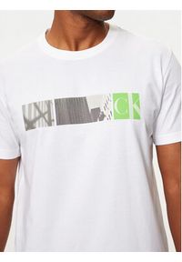 Calvin Klein Jeans T-Shirt City Block J30J326865 Biały Regular Fit. Kolor: biały. Materiał: bawełna #5