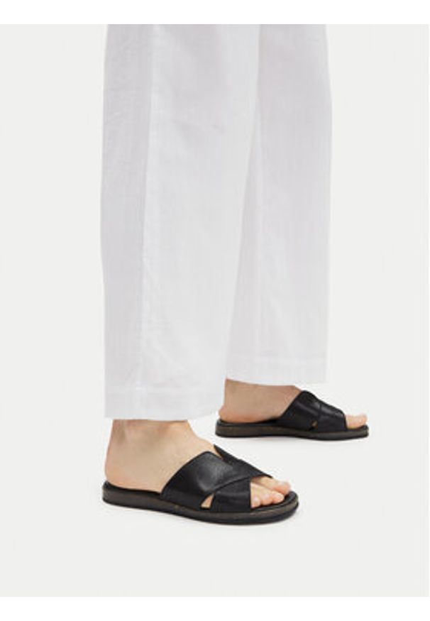 Lasocki Klapki WI16-740A-02 Czarny. Kolor: czarny. Materiał: zamsz, skóra