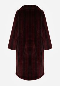Born2be - Bordowy Płaszcz Futerko o Kroju Oversize z Kieszeniami z Klapami Namys. Okazja: na co dzień, na randkę, na spacer. Kolor: czerwony. Materiał: futro. Styl: casual #7