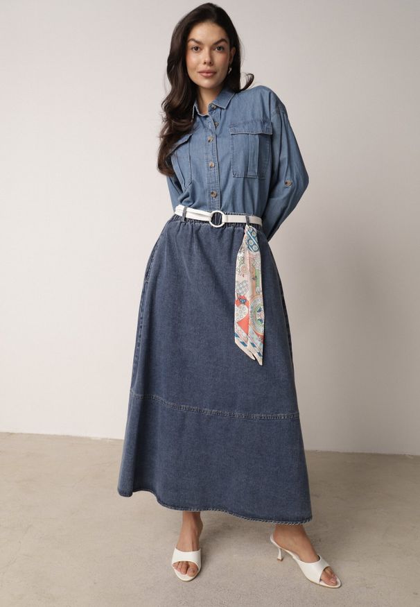 Born2be - Granatowa Rozkloszowana Spódnica Jeansowa z Bawełny z Paskiem z Apaszką Ipharianne. Okazja: na co dzień, do pracy, na spotkanie biznesowe. Kolor: niebieski. Materiał: jeans, bawełna. Styl: klasyczny, casual, biznesowy