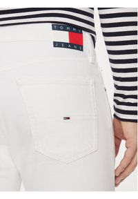 Tommy Jeans Jeansy Scanton DM0DM18746 Biały Slim Fit. Kolor: biały #4