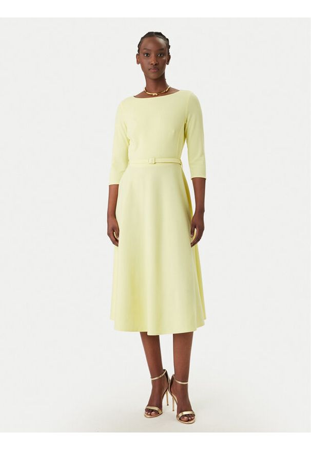 Rinascimento Sukienka koktajlowa CFC0127892003 Żółty Regular Fit. Kolor: żółty. Materiał: syntetyk. Styl: wizytowy