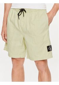 Calvin Klein Jeans Szorty materiałowe J30J325475 Zielony Regular Fit. Kolor: zielony. Materiał: bawełna #1