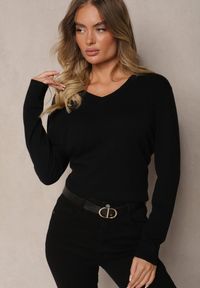 Renee - Czarny Casualowy Sweter z Wiskozą Bawełną i Trójkątnym Dekoltem Miaressa. Okazja: na co dzień. Typ kołnierza: dekolt w kształcie V. Kolekcja: plus size. Kolor: czarny. Materiał: bawełna, wiskoza. Styl: casual #5