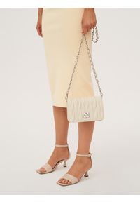 Kazar - Pikowana skórzana torebka w kolorze złamanej bieli. Materiał: skórzane. Rozmiar: małe #5