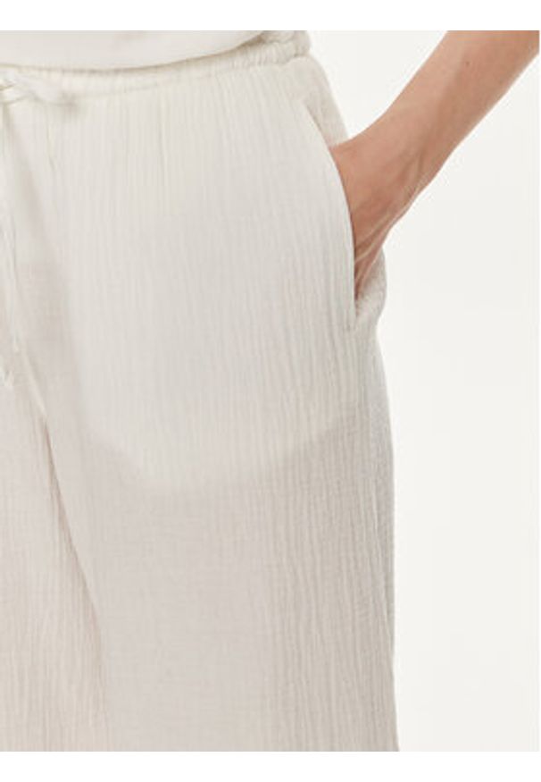 Gina Tricot Spodnie materiałowe 22655 Biały Wide Leg. Kolor: biały. Materiał: bawełna