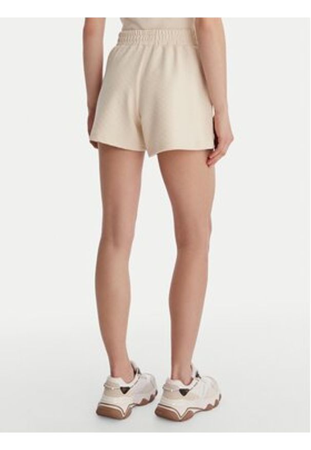 Guess Szorty sportowe V6GD08 K3004 Écru Relaxed Fit. Kolor: kremowy. Materiał: wiskoza