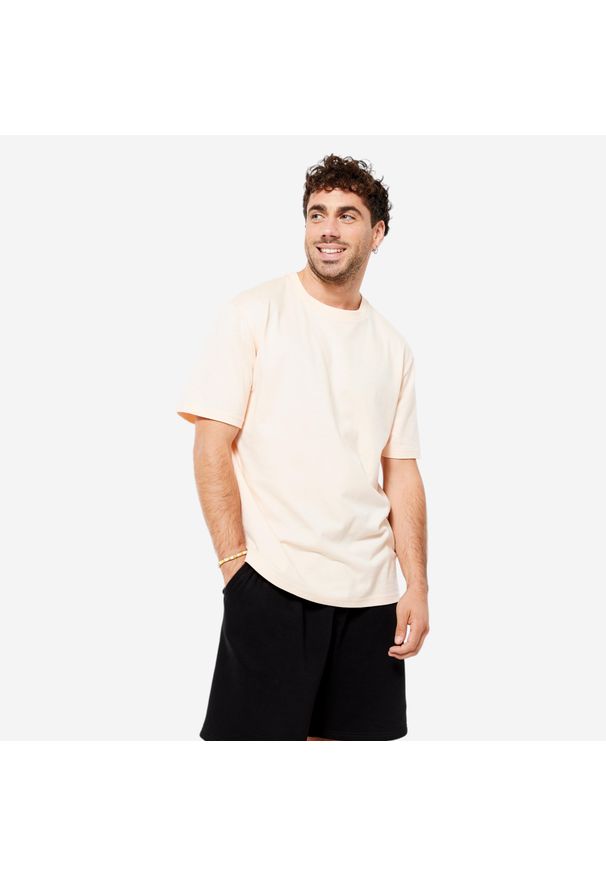 DOMYOS - Koszulka z krótkim rękawem męska Domyos Gym & Pilates. Kolor: beżowy, wielokolorowy, różowy. Materiał: tkanina, elastan, prążkowany, bawełna, materiał. Długość rękawa: krótki rękaw. Długość: krótkie. Sport: joga i pilates