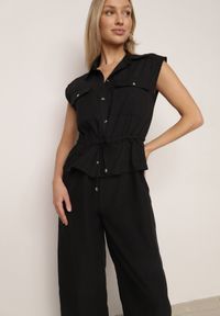 Born2be - Czarny Bawełniano-Wiskozowy Kombinezon Koszulowy Bez Rękawów z Baskinką Marmaya. Okazja: na co dzień. Kolor: czarny. Materiał: wiskoza, bawełna. Długość rękawa: bez rękawów. Styl: casual, klasyczny, elegancki #7