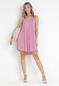 Born2be - Ciemnoróżowa Trapezowa Sukienka Mini z Wiskozy na Podwójnych Ramiączkach Dains. Kolor: różowy. Materiał: wiskoza. Długość rękawa: na ramiączkach. Wzór: paski. Sezon: wiosna, lato. Typ sukienki: trapezowe. Długość: mini #2