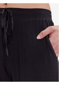 Triumph Spodnie piżamowe Climate Aloe 10213426 Czarny Regular Fit. Kolor: czarny. Materiał: wiskoza #4
