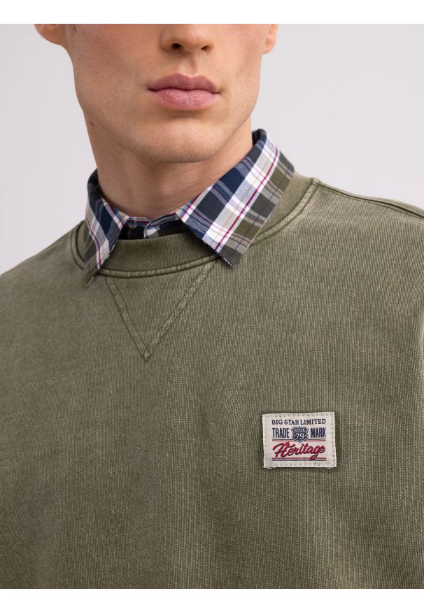 Big-Star - Bluza męska z efektem sprania khaki Caron 303. Okazja: na co dzień. Kolor: zielony. Materiał: żakard, dzianina, materiał. Wzór: aplikacja, ze splotem. Styl: casual
