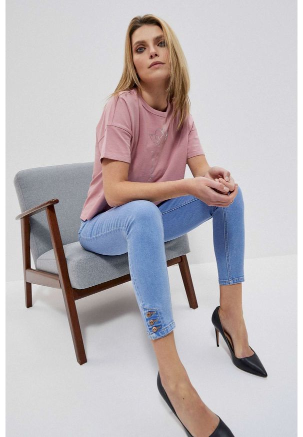 MOODO - Jeansy medium waist. Długość: długie. Wzór: gładki