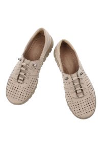 Półbuty damskie Wasak, skóra naturalna perforowana cholewka sznurowany fason elastyczna lekka podeszwa okrągły nosek, beżowe, 0810. Nosek buta: okrągły. Zapięcie: sznurówki. Kolor: beżowy. Materiał: skóra. Szerokość cholewki: normalna #2