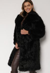 Born2be - Czarny Jednorzędowy Płaszcz Futro z Szerokim Kołnierzem Wedinalia. Okazja: do pracy, na co dzień. Typ kołnierza: golf. Kolor: czarny. Materiał: futro. Styl: casual, elegancki #7