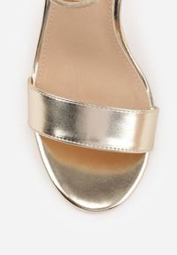 Born2be - Złote Sandały Vices na Obcasie ze Skórzaną Wkładką i Ozdobnymi Paskami Edianisea. Zapięcie: pasek. Kolor: złoty. Materiał: skóra. Wzór: paski. Obcas: na obcasie. Wysokość obcasa: średni #3