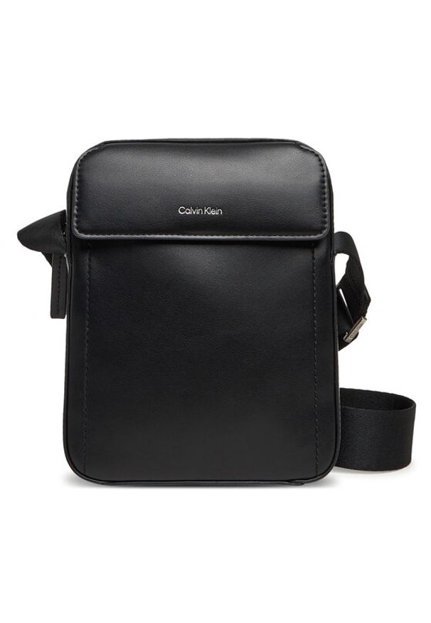 Calvin Klein Saszetka Ck Sleek Reporter S K50K512966 Czarny. Kolor: czarny. Materiał: skóra