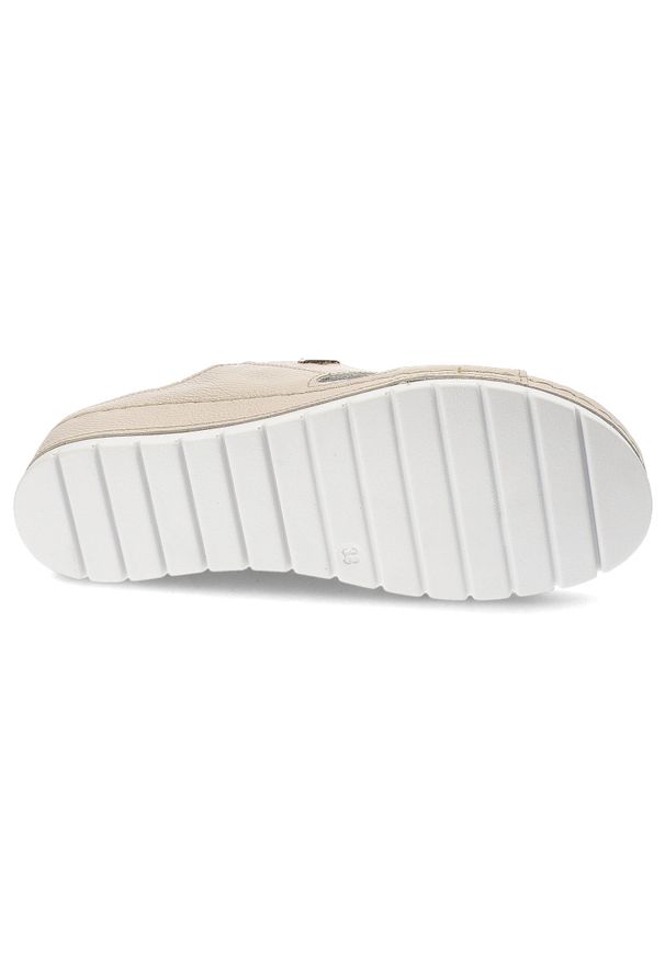 Beżowe Klapki Armodo Wygodne Obuwie Damskie. Okazja: na co dzień. Kolor: beżowy. Materiał: skóra. Styl: casual