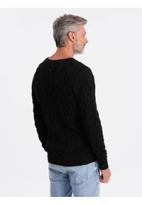 Ombre Clothing - Sweter męski z warkoczowym splotem - czarny V3 E195 - XXL. Okazja: na co dzień. Kolor: czarny. Materiał: akryl, jeans, bawełna. Wzór: ze splotem. Styl: casual, klasyczny, elegancki