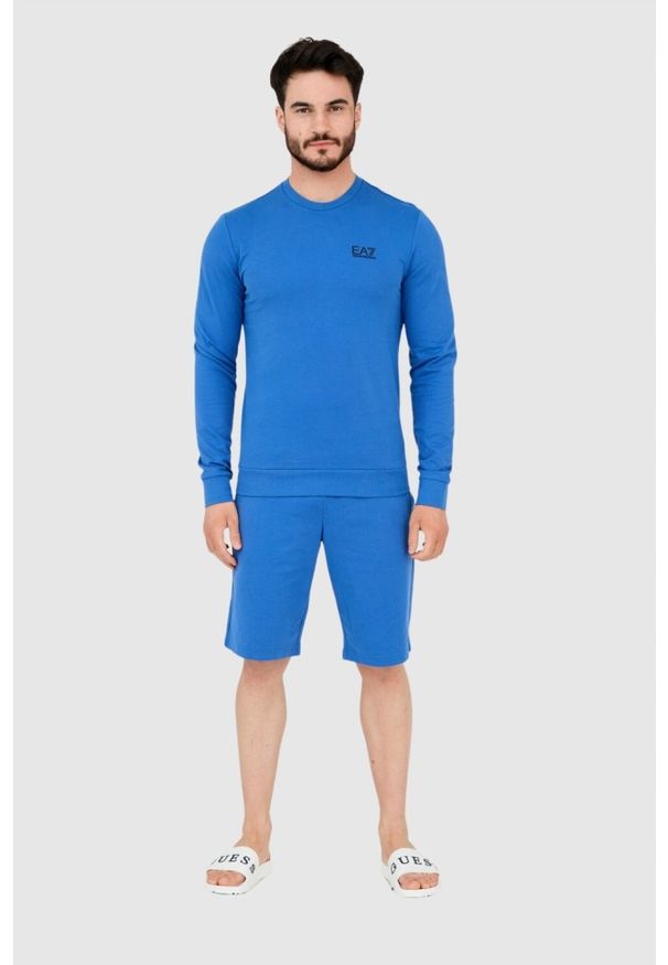 EA7 Emporio Armani - EA7 Niebieska bluza męska z czarnym logo. Kolor: niebieski