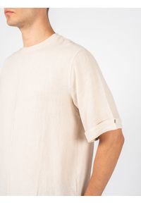 Xagon Man T-Shirt "Over" | P2308 2V6 3000 | Mężczyzna | Beżowy. Kolor: beżowy. Materiał: len, wiskoza. Długość rękawa: krótki rękaw