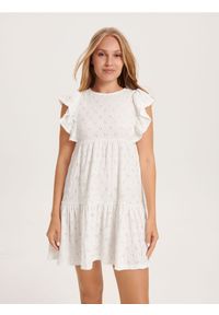 Reserved - Ażurowa sukienka mini - złamana biel. Materiał: dzianina. Wzór: ażurowy. Styl: klasyczny. Długość: mini