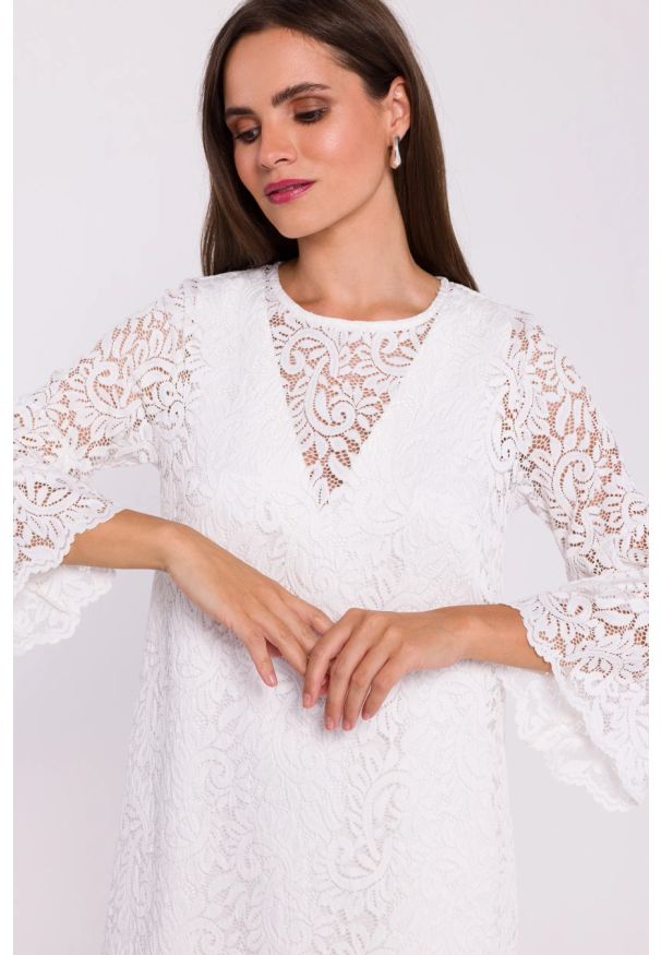 Stylove - Zjawiskowa sukienka koronkowa trapezowa w kolorze ecru. Materiał: koronka. Wzór: koronka, gładki. Typ sukienki: trapezowe. Styl: elegancki, klasyczny