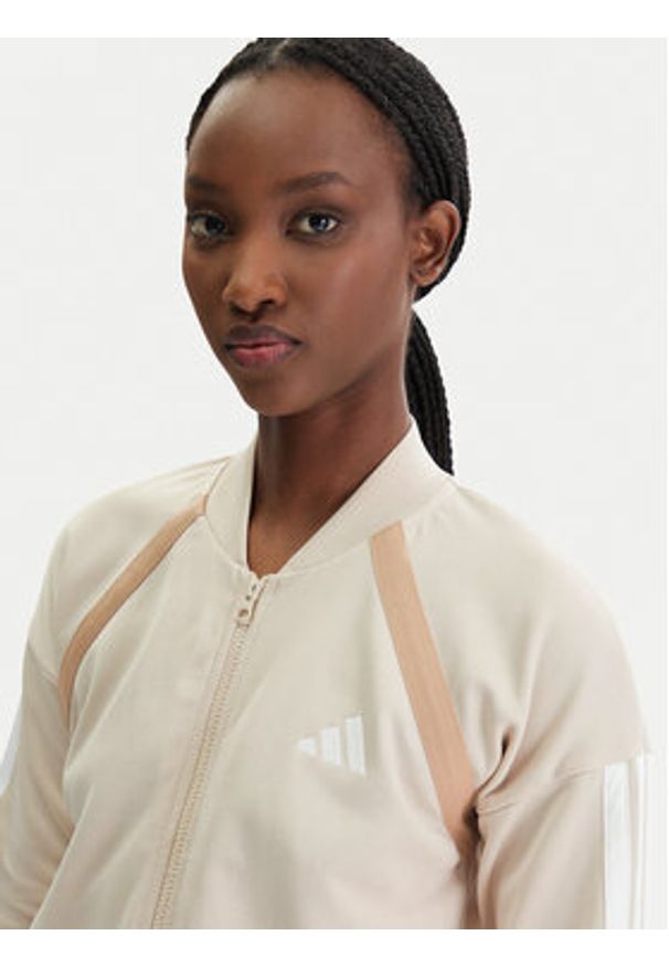 Adidas - adidas Dres Teamsport KB8181 Beżowy Regular Fit. Kolor: beżowy. Materiał: bawełna