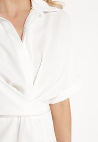 Born2be - Biała Sukienka Menelous. Kolor: biały. Typ sukienki: kopertowe, koszulowe. Styl: elegancki. Długość: mini #6