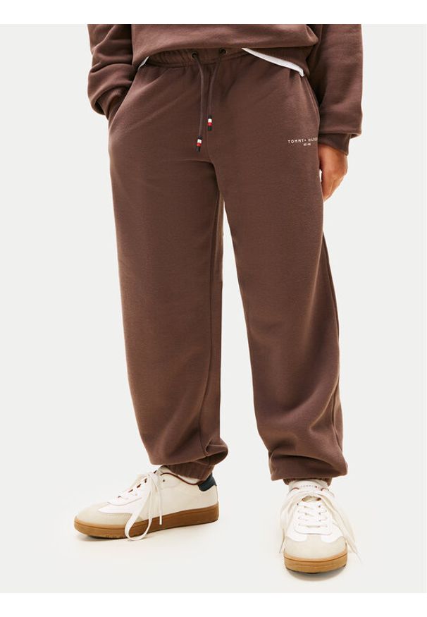 TOMMY HILFIGER - Tommy Hilfiger Spodnie dresowe Mini Corp KS0KS00662 Brązowy Regular Fit. Kolor: brązowy. Materiał: bawełna