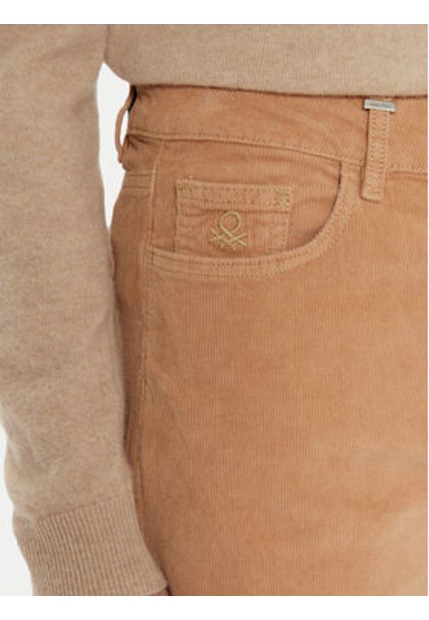 United Colors of Benetton - United Colors Of Benetton Jeansy 41ULDE029 Beżowy Wide Fit. Kolor: beżowy