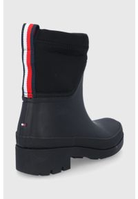 TOMMY HILFIGER - Tommy Hilfiger Kalosze damskie kolor czarny. Nosek buta: okrągły. Kolor: czarny. Materiał: materiał, guma. Wzór: gładki #3