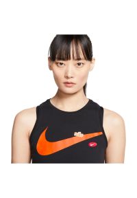 Koszulka bokserka damska Nike Dry Tom Tank CK2424. Materiał: materiał, poliester, bawełna. Długość rękawa: bez rękawów. Technologia: Dri-Fit (Nike). Wzór: aplikacja. Sport: fitness #4