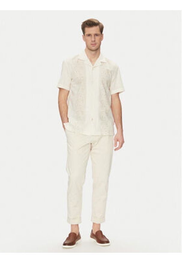 JOOP! Jeans Koszula 15 JJSH-105Hanes 30045980 Beżowy Casual Fit. Okazja: na co dzień. Kolor: beżowy. Materiał: bawełna. Styl: casual