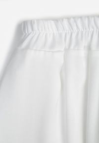 Renee - Białe Wiskozowe Spodnie Szerokie High Waist Rissalene. Okazja: do pracy, na spotkanie biznesowe. Stan: podwyższony. Kolor: biały. Materiał: wiskoza. Styl: biznesowy, elegancki #7