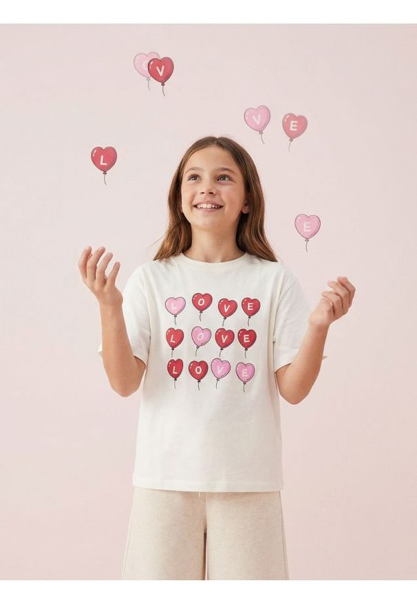 Sinsay - Bawełniana koszulka z nadrukiem - kremowy. Kolor: kremowy. Materiał: bawełna. Wzór: nadruk