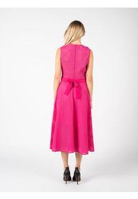 Pinko Sukienka "Celibe" | 1G13UT 7321 | Kobieta | Różowy. Kolor: różowy. Materiał: bawełna, elastan, poliamid. Długość rękawa: bez rękawów. Wzór: ażurowy. Typ sukienki: rozkloszowane, dopasowane. Długość: midi