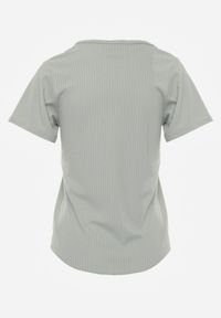 Renee - Ciemnozielony T-shirt Basic z Okrągłym Dekoltem Dolea. Okazja: na co dzień. Kolor: zielony. Materiał: jeans. Długość: krótkie. Wzór: gładki. Styl: casual #3