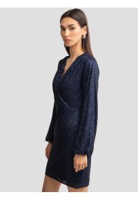 Big-Star - Sukienka damska mini cekinowa granatowa Loreta 403. Okazja: na imprezę. Kolor: niebieski. Wzór: aplikacja. Typ sukienki: kopertowe, dopasowane. Styl: wizytowy, elegancki. Długość: mini #4